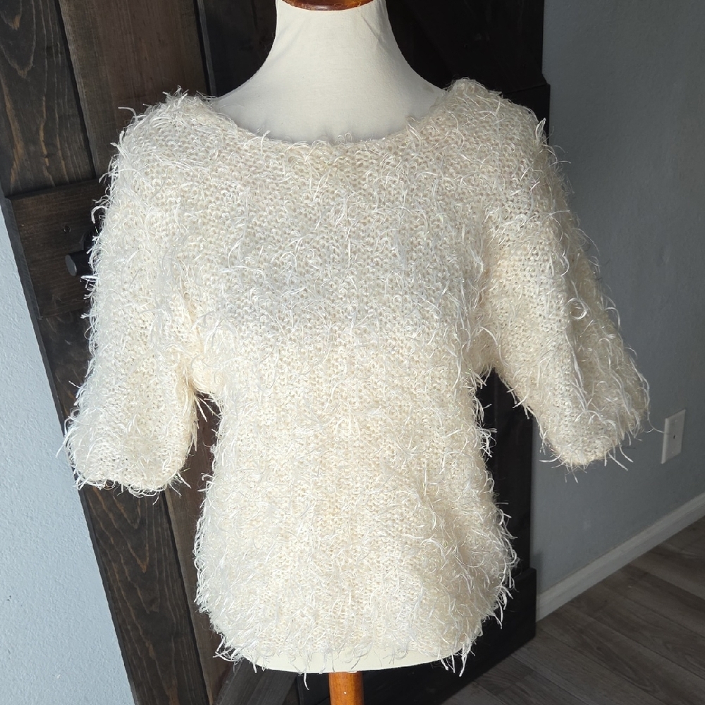 Carducci Vintage Medium Textured Sweater White